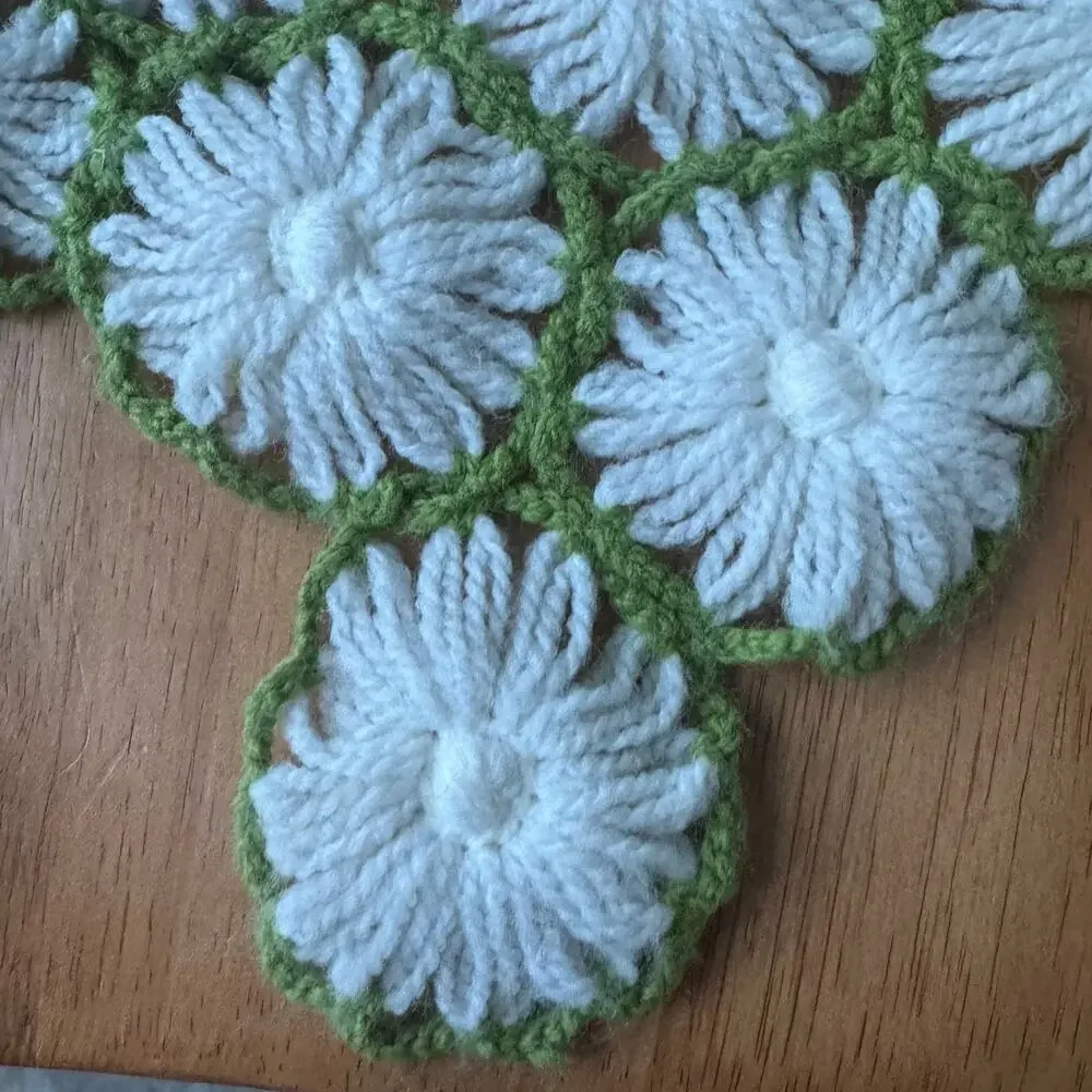 Vintage Daisy Chain Reversible Crochet Afghan Throw 48x70